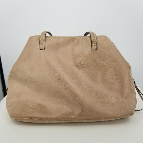 Free People Handbags - Free People Sid Slouchy Vegan Tote Rosy Beige Metallic Color